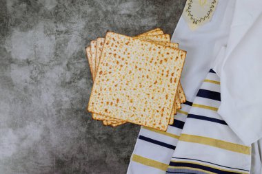 Geleneksel Yahudi bayramı mayasız ekmek Matzah ile kutlanır.