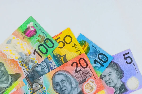 Różne Australijskie Dolary Gotówkowe Banknoty Aud Różne Nominały Walut Białym Obrazy Stockowe bez tantiem