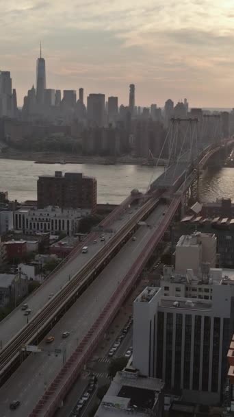 Williamsburg Köprüsü Brooklyn Deki East River Güneş Batarken Daha Büyüleyici — Stok video