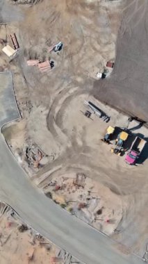 Arazi tamamen yeni kalkınma kompleksinin inşasına hazır.