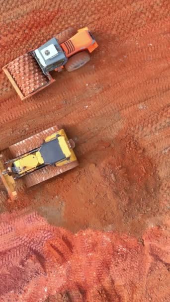 建筑工地正在进行重型机械作业 准备安装基础设施 — 图库视频影像