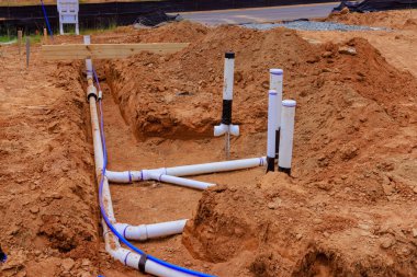 Yeraltı su boruları döşemek hijyenik konuta beton dökülmeden önce
