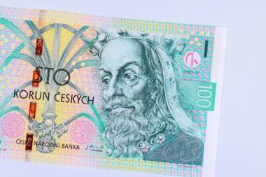 Verilen Ceska Narodni Banka cephesinden 100 koruna banknotları