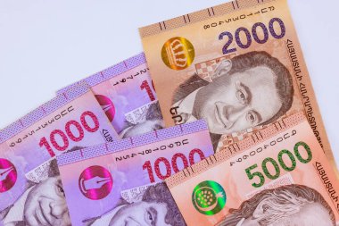 Ermenistan Cumhuriyeti 'nde, Ermeni para birimi olarak kullanılan çeşitli mezheplerin banknotlarını toplamaktadır.