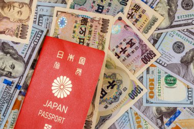 Japonya 'daki enflasyon durumunda, birikimlerini Japon pasaportu kullanarak Amerikan doları alarak harcamalılar..