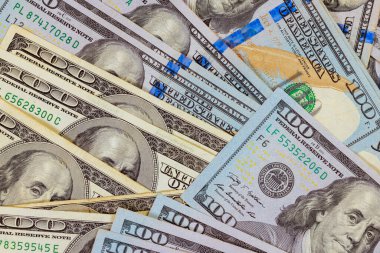 Benjamin Franklin, Amerika Birleşik Devletleri 'nin banknotu olan 100 dolarlık banknotu imzaladı.