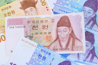 Kore Ulusal Bankası, Güney Kore 'nin çeşitli banknotları nakit olarak kazandı.