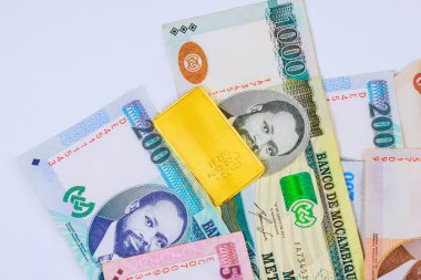 Mozambik 'te altın külçelere yatırılan para Mozambik para birimi ile satın alınır