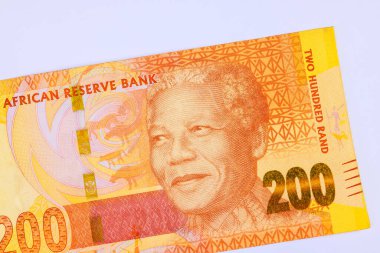 Şu anda, Güney Afrika Merkez Bankası tarafından yayınlanan ulusal para birimi olan 200 rand şu anda ön cephede dolaşıyor.