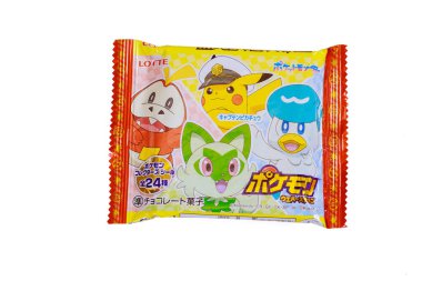 Yokohama, Kanagawa, 5 Eylül 2024, beyaz arkaplanlı çikolata şekeri, Japon tatlıları..