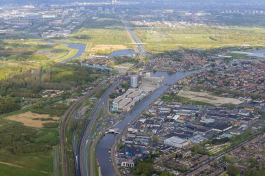 Hollanda 'nın Amsterdam kentinin hava manzarası çatılardan oluşmaktadır.