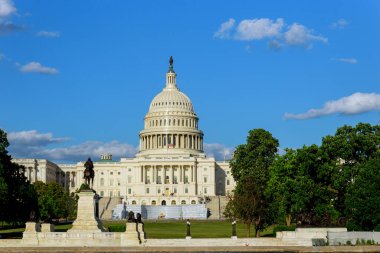 Washington 'daki Capitol Hill' in etrafını saran Amerikan Kongre Binası 'nın keyfini çıkarın.