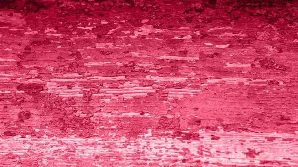 損傷の壁のドアのビバメガンタトーン赤マゼンタ素朴な質感 消色塗料のヴィンテージ抽象フィールド 石膏からクラック 2023年のトレンドカラー ファッションカラー — ストック写真