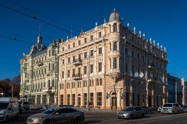Odessa, Ukrayna 29.12.2022. Ukrayna 'nın Odessa kentindeki Preobrazhenskaya caddesinde güneşli bir kış günü