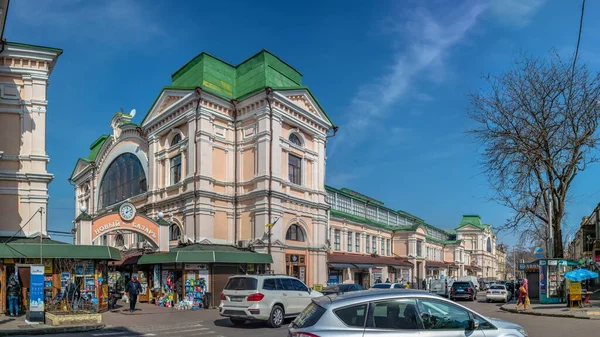 乌克兰敖德萨 2023 在阳光明媚的春天 乌克兰敖德萨新市场的历史建筑 — 图库照片