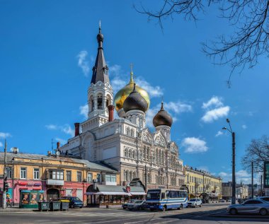 Odessa, Ukrayna 31.03.2023. Güneşli bir bahar gününde, Büyük Şehit ve Şifacı Panteleimon Manastırı.