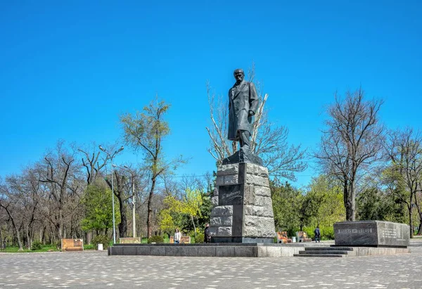 乌克兰敖德萨2023年4月18日 在一个阳光灿烂的春天 乌克兰敖德萨的塔拉斯舍甫琴科纪念碑 — 图库照片