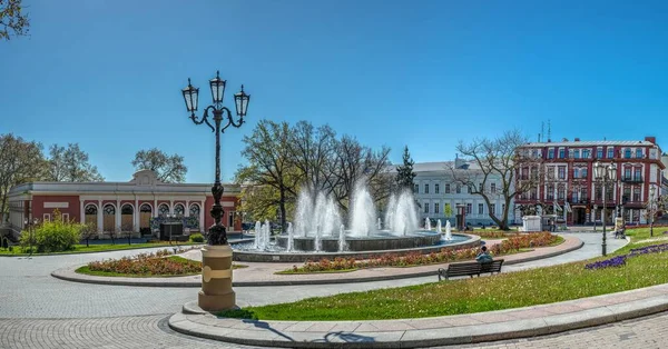 Odessa Ukraina 2023 Fontanna Placu Teatralnym Odessie Ukraina Słoneczny Wiosenny — Zdjęcie stockowe