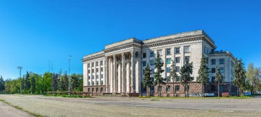 Odessa, Ukrayna 03.05.2023. Ukrayna 'nın Odessa kentindeki Kulikovo sahasında, güneşli bir bahar gününde tarihi sendika binası.
