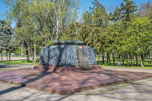 ウクライナのオデッサ03 2023 ウクライナのオデッサのKulikovoフィールドでの内戦の犠牲者のためのミサ墓 晴れた春の日 — ストック写真