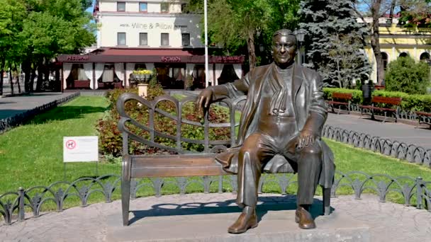 Odessa Ukraina 2023 Monument Över Leonid Utyosov Stadsparken Den Historiska — Stockvideo