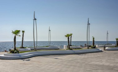 Odessa, Ukrayna 14.06.2023. Ukrayna 'nın Odessa kentindeki Lanzheron plajında güneşli bir yaz sabahı