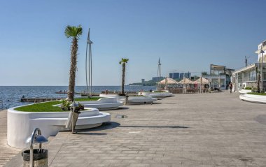 Odessa, Ukrayna 14.06.2023. Ukrayna 'nın Odessa kentindeki Lanzheron plajında güneşli bir yaz sabahı