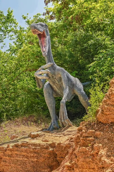 Odessa Ucrania 2023 Atracción Dinosaurio Cañón Eco Parque Nueva Vasyuki —  Fotos de Stock