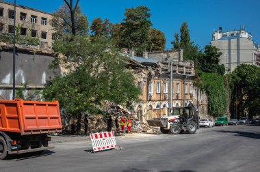 Odessa, Ukrayna 25.07.2023. Bilimadamları Evi 'nin tarihi binası, Kont Tolstoy' un mülkü, Odessa, Ukrayna 'daki bir Rus roketi tarafından hasar gördü.
