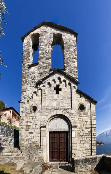 イタリアのオスッチョ 有名な町の湖畔と歴史的建造物 — ストック写真