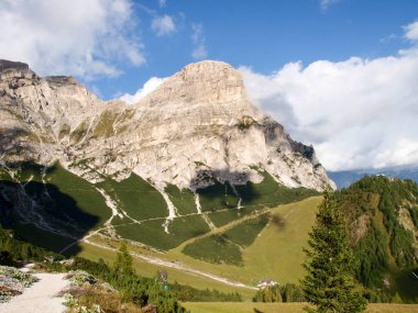 Dolomitler, İtalya: San Cassiano yakınlarındaki 