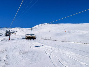 Savognin, İsviçre: bölge, karla kaplı dağlar ve kayak yamaçları