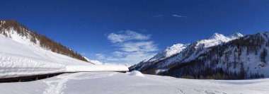 Valle Bedretto, İsviçre: Vadinin karlı kış manzarası.