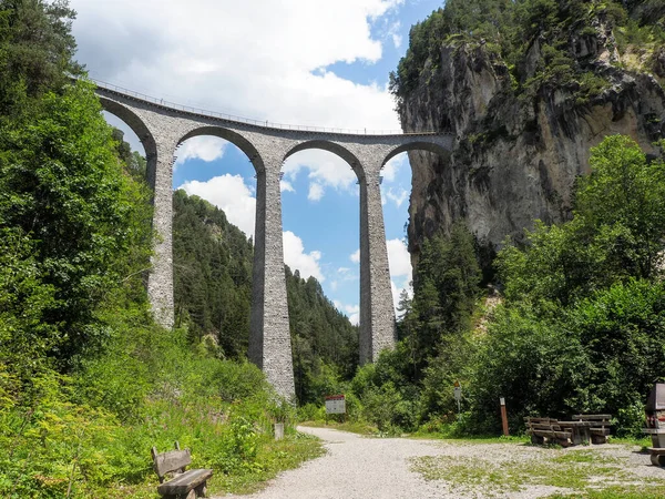 Filisur Svizzera Luglio 2018 Viadotto Della Ferrovia Retica Nella Valle — Foto Stock