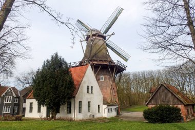 Emden, Almanya: şehrin tarihi ve sanatsal yapıları