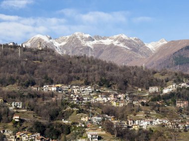 Dongo, İtalya: Como Gölü 'nde amfibik araç seyir halinde