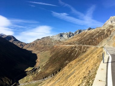 İsviçre Alpleri: İsviçre Alpleri 'nin panoramaları ve geçiş yolları