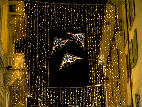 Lugano Suíça Decorações Natal Entre Edifícios — Fotografia de Stock
