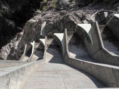 Contra Barajı, İsviçre: Elektrik üretiminden sorumlu baraj