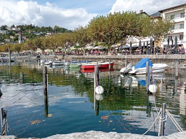 Ascona, İsviçre: Kentin göl kenarında yürüyüş görüntüleri