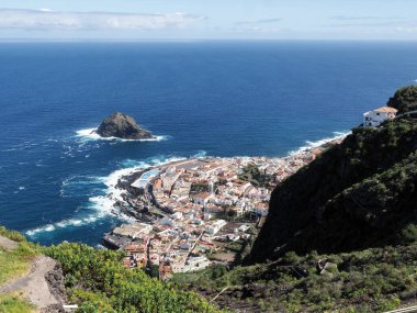 Garichico, İspanya: Tenerife adasının kuzeyindeki ünlü okyanus tatil beldesinin panoraması