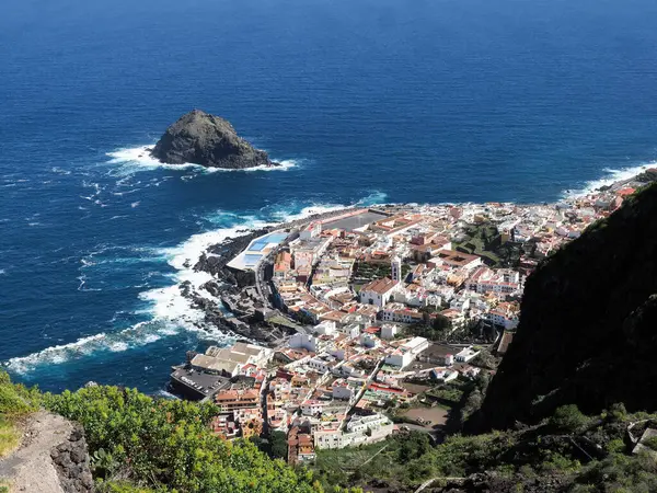 Garichico, İspanya: Tenerife adasının kuzeyindeki ünlü okyanus tatil beldesinin panoraması