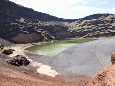 Lanzarote, İspanya: El Golfo plajı ve yeşil göl