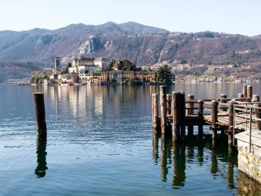 Orta San Giulio, İtalya: Orta göl kıyısının doğu kıyısında yer alan bir köy