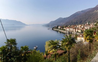 Cannero, İtalya: Maggiore Gölü kıyısındaki köy.