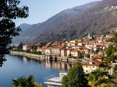 Cannero, İtalya: Maggiore Gölü kıyısındaki köy.