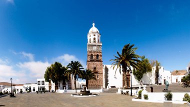 Lanzarote, İspanya: İspanya 'nın Lanzarote adasının orta kesiminde bulunan Teguise belediyesi