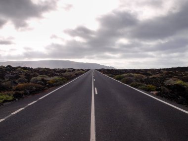 Lanzarote, İspanya: Adanın ıssız bölgelerinde yol