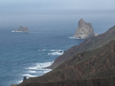 Playa del Roque, İspanya: Sahili ve akan deniz manzarası