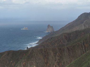 Playa del Roque, İspanya: Sahili ve akan deniz manzarası